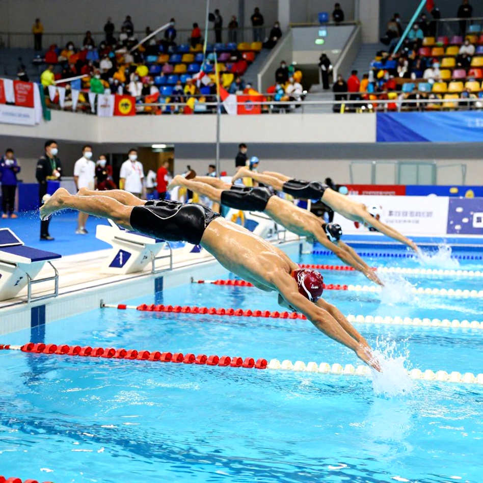 1.700 tấm vé ở Stanford: College Swimming League và phép thử thương mại hóa bơi lội đại học Mỹ