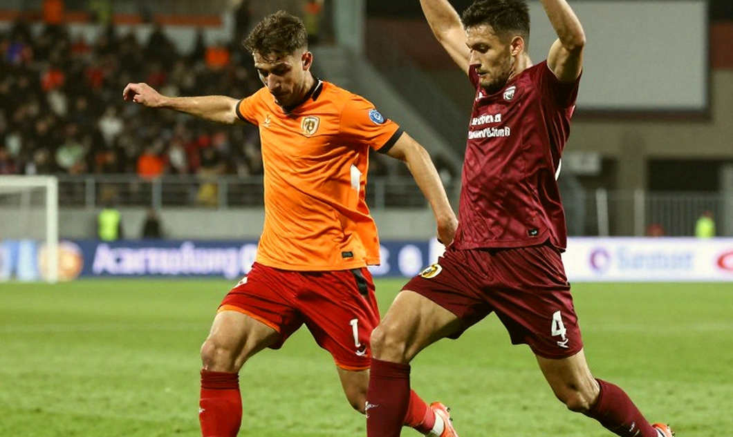Trabzonspor và Drogheda United: Khi 12 tuyển thủ vắng mặt phơi bày bản chất của một trận giao hữu