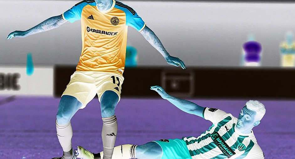 Ronaldo ghi bàn thứ 982: phép cộng của giới truyền thông không khớp với chính nó