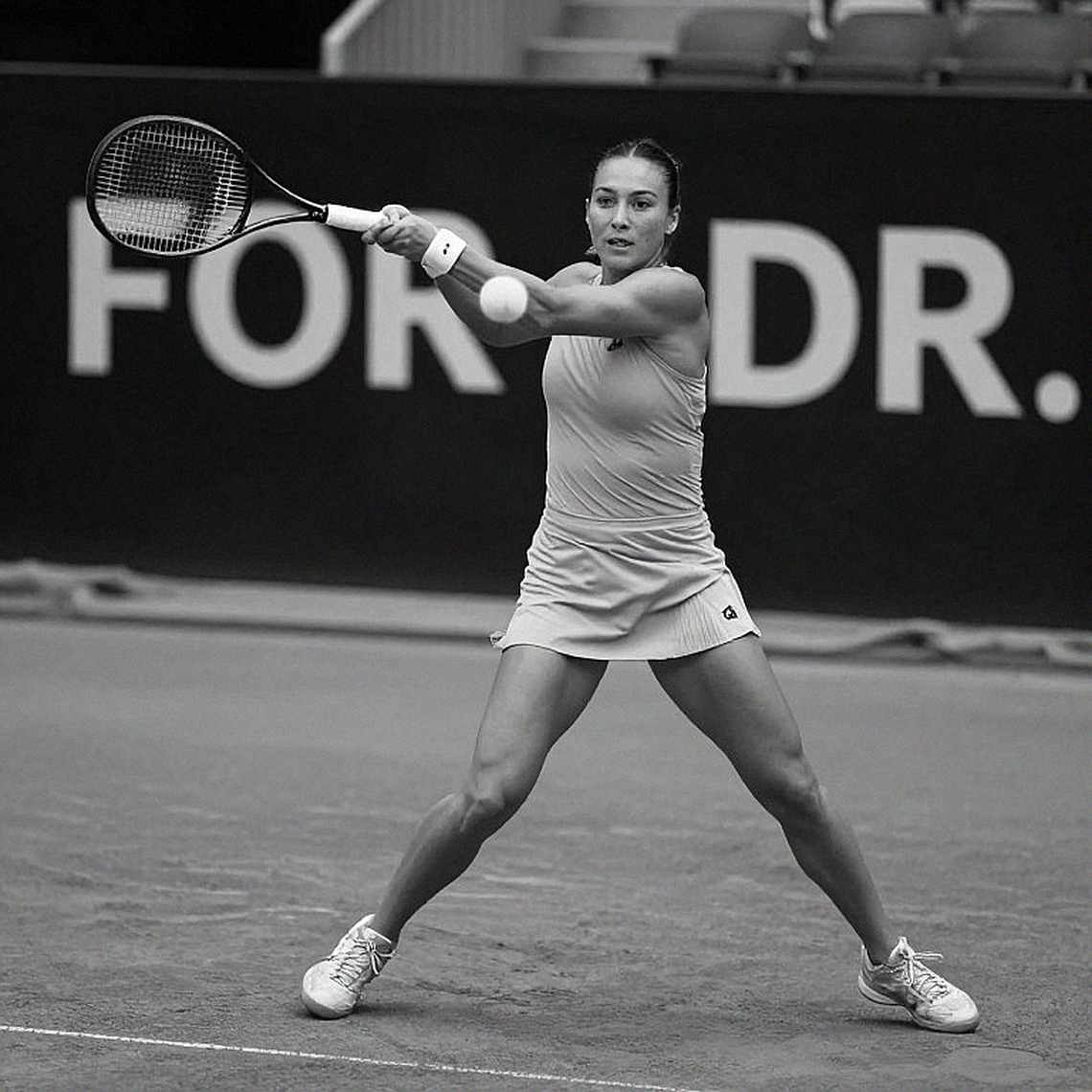 Chín tầng dữ liệu trước khi tin một tay vợt tennis Việt Nam