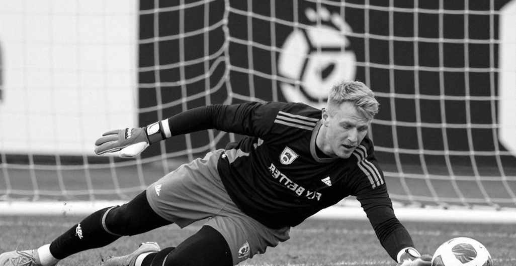 The Sulking Captain, the Japanese Striker's Goal: Monchengladbach's Fragments Seen from the Penalty Spot The Sulking Captain, the Japanese Striker's Goal: Monchengladbach's Fragments Seen from the Penalty Spot
