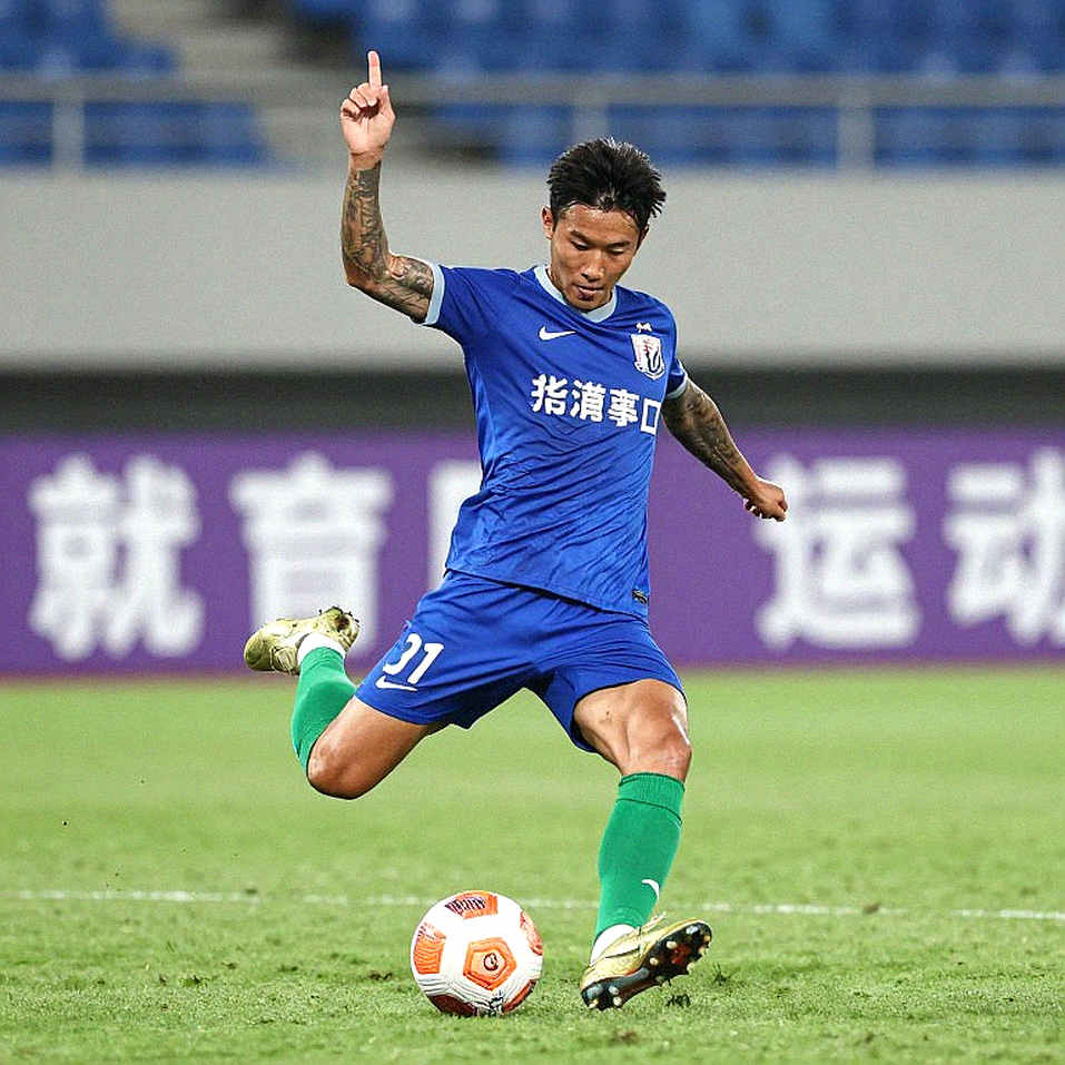 Yoshino at 31 Playing Wing-Back: Is Shin Tae-yong Burning a Card or Unlocking Persija's Hidden Weapon? Yoshino at 31 Playing Wing-Back: Is Shin Tae-yong Burning a Card or Unlocking Persija's Hidden Weapon?