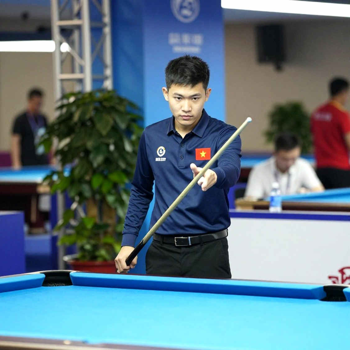 Crowley and Brown Fall in Deciders at International Championship Qualifiers: A Reading from Leicester