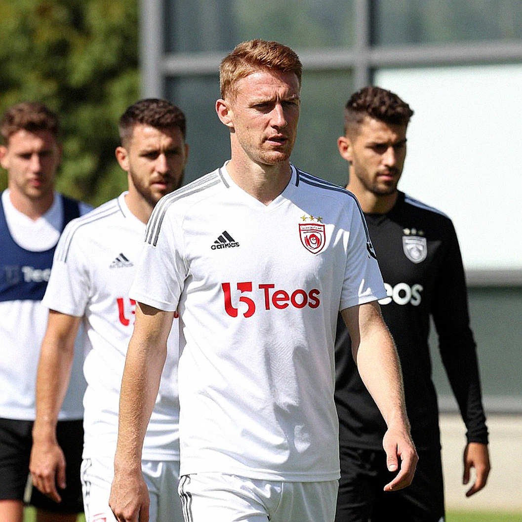 Fenerbahçe, kỳ nghỉ FIFA và bài toán nhịp độ trước Çaykur Rizespor