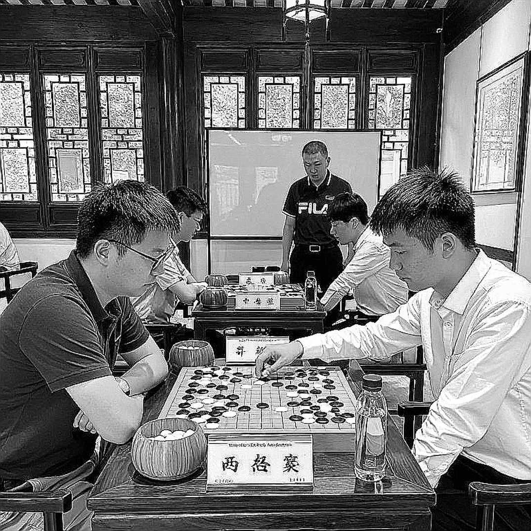 Phòng thủ Scandinavian: Vũ khí bí mật của Carlsen và lời giải cho kỳ thủ phong trào