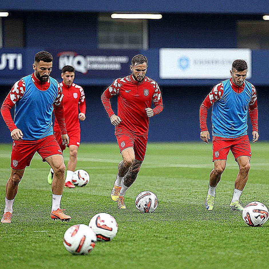 Bài học từ dữ liệu rỗng: Khi bóng đá không thể phân tích bằng bảng biểu